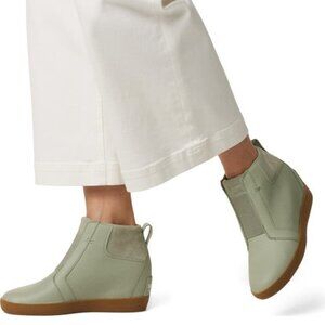 Sorel Out N About Pull On Wedge Booties Leather Chelsea Boot Safari Green Size 9
